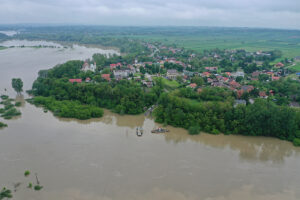 Opatowiec. Skutki ulewnych deszczy / Jarosław Kubalski / Radio Kielce