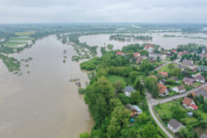 Opatowiec. Skutki ulewnych deszczy / Jarosław Kubalski / Radio Kielce