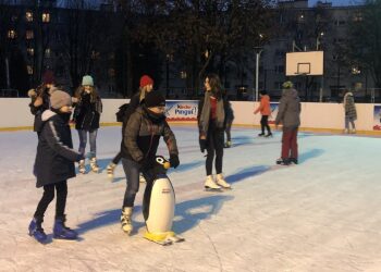 04.01.2020. Sandomierz. Lodowisko / Grażyna Szlęzak-Wójcik / Radio Kielce