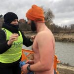 11.01.2020 Sandomierz. Zimowa przeprawa Wisły wpław / Grażyna Szlęzak-Wójcik / Radio Kielce