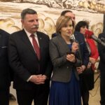 11.01.2020 Sandomierz. Spotkanie opłatkowo-noworoczne PiS. Na zdjęciu (od lewej): Marek Jońca - członek zarządu województwa, poseł Andrzej Kryj, wiceminister Anna Krupka, poseł Marek Kwitek, Alicja Kwitek i wojewoda Zbigniew Koniusz / Grażyna Szlęzak-Wójcik / Radio Kielce