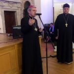 26.01.2020 Sandomierz. Koncert kolęd i hymnów prawosławnych. Na zdjęciu (od lewej): Krzysztof Nitkiewicz - biskup sandomierski i ks. Marcin Chyl - proboszcz parafii prawosławnej w Sandomierzu / Grażyna Szlęzak-Wójcik / Radio Kielce