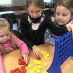 28.01.2020. Chwałki. Zawody w grach planszowych / Grażyna Szlęzak-Wójcik / Radio Kielce