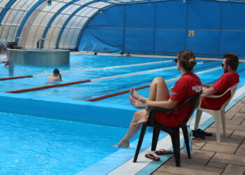 Stopnica. Basen z mobilnym zadaszeniem / Marta Gajda / Radio Kielce