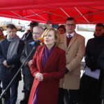 14.01.2019 Chmielnik. Otwarcie północnej obwodnicy miasta. Przemawia wiceminister sportu i turystyki Anna Krupka / Jarosław Kubalski / Radio Kielce