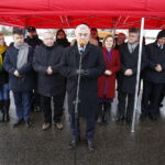 14.01.2019 Chmielnik. Otwarcie północnej obwodnicy miasta. Przemawia marszałek Andrzej Bętkowski / Jarosław Kubalski / Radio Kielce