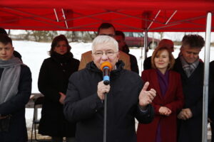 14.01.2019 Chmielnik. Otwarcie północnej obwodnicy miasta. Przemawia poseł Krzysztof Lipiec / Jarosław Kubalski / Radio Kielce