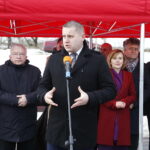 14.01.2019 Chmielnik. Otwarcie północnej obwodnicy miasta. Przemawia burmistrz Chmielnika Paweł Wójcik / Jarosław Kubalski / Radio Kielce