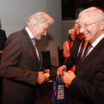 12.05.2019 Kielce. WDK. 10 lecie istnienia audycji Polskiego Radia Kielce "Moc Historii". Magdalena Sitek oraz 12.05.2019 Kielce. WDK. 10 lecie istnienia audycji Polskiego Radia Kielce "Moc Historii". Twórcy audycji Tomasz Tamborski, Cezary Jastrzębski i Bohdan Gumowski odebrali z rąk posła Krzysztofa Lipca i marszałka Andrzeja Bętkowskiego medale Gloria Artis / Jarosław Kubalski / Radio Kielce