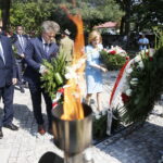 01.09.2019 Kielce. Kwatera Ofiar Września 1939 roku na Cmentarzu Wojsk Polskich. Uroczystości w 80. rocznicę wybuchu II wojny światowej. Radny sejmiku Janusz Koza, senator Krzysztof Słoń i wiceminister sportu i turystyki Anna Krupka / Jarosław Kubalski / Radio Kielce