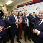 13.10.2019 Kielce. Wybory parlamentarne. Sztab wyborczy Prawa i Sprawiedliwości. Ogłoszenie wstępnych wyników wyborów / Jarosław Kubalski / Radio Kielce