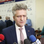 13.10.2019 Kielce. Wybory parlamentarne. Sztab wyborczy Prawa i Sprawiedliwości. Ogłoszenie wstępnych wyników wyborów. Na zdjęciu: Krzysztof Słoń - senator PiS / Jarosław Kubalski / Radio Kielce