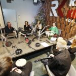 13.12.2019 Radio Kielce. Finał akcji "Choinka pod choinkę". Andrzej Wolski, Magdalena Sitek, prof. Marianna Janion, Paweł Solarz i klub Siemacha / Jarosław Kubalski / Radio Kielce