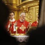 13.12.2019 Kielce. Uroczystości w 38. rocznicę wprowadzenia stanu wojennego. Msza w katedrze. Biskup Jan Piotrowski / Jarosław Kubalski / Radio Kielce