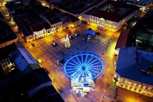 02.01.2020 Kielce. Zachód Słońca i diabelski młyn na Rynku / Jarosław Kubalski / Radio Kielce