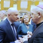 07.01.2020 Kielce. Spotkanie świąteczno-noworoczne świętokrzyskich struktur Prawa i Sprawiedliwości w WDK. Wicewojewoda Rafał Nowak i biskup Jan Piotrowski / Jarosław Kubalski / Radio Kielce