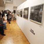 24.01.2020 Kielce. Galeria Sztuki Współczesnej "Winda"  wernisaż wystawy Tomasza Chudzika / Jarosław Kubalski / Radio Kielce