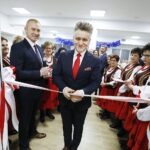 25.01.2020 Skorzeszyce. Otwarcie ośrodka kultury. Od lewej: Wójt gminy Górno Przemysław Łysak i senator Krzysztof Słoń / Jarosław Kubalski / Radio Kielce