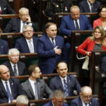Warszawa. Sejm. Pierwsze posiedzenie izby IX kadencji - ślubowanie. Ślubowanie składa Marek Kwitek - poseł Prawa i Sprawiedliwości / Jarosław Kubalski / Radio Kielce