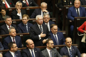 Warszawa. Sejm. Pierwsze posiedzenie izby IX kadencji - ślubowanie. Ślubowanie składa Krzysztof Lipiec - poseł Prawa i Sprawiedliwości / Jarosław Kubalski / Radio Kielce