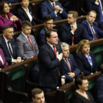 Warszawa. Sejm. Pierwsze posiedzenie izby IX kadencji - ślubowanie. Ślubowanie składa Dominik Tarczyński - poseł Prawa i Sprawiedliwości / Jarosław Kubalski / Radio Kielce
