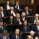 Warszawa. Sejm. Pierwsze posiedzenie izby IX kadencji - ślubowanie. Ślubowanie składa Andrzej Kryj - poseł Prawa i Sprawiedliwości / Jarosław Kubalski / Radio Kielce