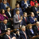 Warszawa. Sejm. Pierwsze posiedzenie izby IX kadencji - ślubowanie. Ślubowanie składa Bartłomiej Dorywalski - poseł Prawa i Sprawiedliwości / Jarosław Kubalski / Radio Kielce