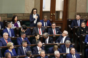 Warszawa. Sejm. Pierwsze posiedzenie izby IX kadencji - ślubowanie. Ślubowanie składa Agata Wojtyszek - poseł Prawa i Sprawiedliwości / Jarosław Kubalski / Radio Kielce