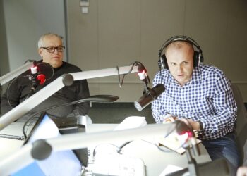 14.01.2020 Radio Kielce. Punkty Widzenia. dr Dariusz Zwierzchowski - specjalista psychoterapii uzależnień i st. aspirant Hubert Jedliński - wydział ruchu drogowego KMP / Jarosław Kubalski / Radio Kielce
