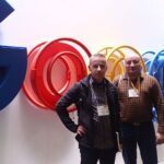 Londyn. Międzynarodowe targi Bett 2020. Na zdjęciu (od lewej): Łukasz Kasprowicz, Mirosław Pargieła / arch. szkoły