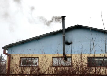 Komin. Smog. Zanieczyszczenia / Marzena Mąkosa / Radio Kielce