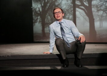 "Widnokrąg" Wiesława Myśliwskiego -  próba w Teatrze im. Stefana Żeromskiego w Kielcach. Wojciech Niemczyk - narrator / Marzena Mąkosa / Radio Kielce