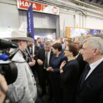 Kielce. Wicepremier Szydło i minister Ardanowski na targach AGROTECH / Marzena Mąkosa / Radio Kielce