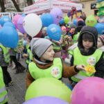 Budzenie wiosny na ulicy Sienkiewicza / Marzena Mąkosa / Radio Kielce