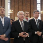 Kielce. Międzynarodowy Dzień Solidarności Ludzi Pracy. Msza święta w sanktuarium św. Józefa Robotnika. Na zdjęciu (od lewej): Mirosław Gębski - starosta kielecki;  Krzysztof Lipiec - poseł PiS, Andrzej Pruś - przewodniczący Sejmiku Województwa Świętokrzyskiego / Marzena Mąkosa / Radio Kielce