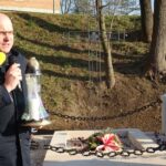 24.09.2020. Opatów. Uroczystości przy mogile pomordowanych powstańców. Na zdjęciu: Tomasz Staniek - starosta opatowski / Emilia Sitarska / Radio Kielce