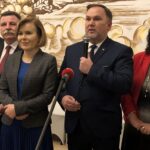 11.01.2020 Sandomierz. Spotkanie opłatkowo-noworoczne PiS. Na zdjęciu (od lewej): Marek Jońca - członek zarządu województwa, poseł Andrzej Kryj, wiceminister Anna Krupka, poseł Marek Kwitek i Alicja Kwitek / Grażyna Szlęzak-Wójcik / Radio Kielce