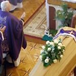 20.01.2020 Kielce. Pogrzeb księdza kanonika Witolda Stolarczyka / TVP3 Kielce / screen