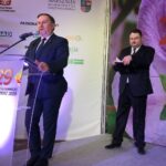 29.01.2020. Sandomierz. 29. Sandomierskie Spotkania Sadownicze. Na zdjęciu (od lewej): Marek Kwitek - poseł PiS i Marek Kawalec - organizator Sandomierskich Spotkań Sadowniczych / Grażyna Szlęzak-Wójcik / Radio Kielce