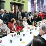 24.12.2019. Kielce. Wigilia dla osób bezdomnych, ubogich i samotnych w WDK / Wiktor Taszłow / Radio Kielce