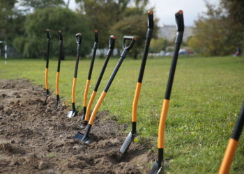 Kielce. 26.09.2019. Uroczyste wbicie łopaty pod budowę stadionu Politechniki Świętokrzyskiej / Wiktor Taszłow / Radio Kielce