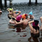 01.01.2020. Morawica. Noworoczne morsowanie / Wiktor Taszłow / Radio Kielce