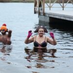 01.01.2020. Morawica. Noworoczne morsowanie / Wiktor Taszłow / Radio Kielce