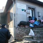 Kielce. 03.01.2020. Szafa z odzieżą w ramach ogólnopolskiej akcji "Wymiana Ciepła" w ogrzewalni dla bezdomnych przy ulicy Ogrodowej w Kielcach / Wiktor Taszłow / Radio Kielce