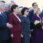 Kielce. 27.10.2019. Uroczystość odsłonięcia pomnika Przemysława Gosiewskiego. Na zdjęciu (od lewej): Krzysztof Lipiec - poseł, Beata Szydło - europoseł, Elżbieta Witek - marszałek sejmu, Anna Krupka - poseł, Agata Wojtyszek – wojewoda świętokrzyski / Wiktor Taszłow / Radio Kielce