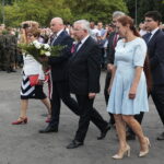 01.08.2019 Kielce. 75. rocznica wybuchu Powstania Warszawskiego. Na zdjęciu (od lewej): poseł Maria Zuba, Rafał Nowak - szef kieleckich struktur PiS, poseł Krzysztof Lipiec, radny Tadeusz Kozior, radna Marianna Noworycka-Gniatkowska i radny Marcin Stępniewski / Wiktor Taszłow / Radio Kielce