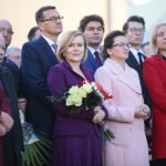 Kielce. 27.10.2019. Uroczystość odsłonięcia pomnika Przemysława Gosiewskiego. Na zdjęciu (od lewej):  Beata Szydło - europoseł, Jarosław Kaczyński - prezes PiS, Mateusz Morawiecki - premier, Anna Krupka - poseł, Agata Wojtyszek – wojewoda świętokrzyski, Beata Gosiewska / Wiktor Taszłow / Radio Kielce