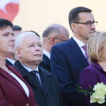Kielce. 27.10.2019. Uroczystość odsłonięcia pomnika Przemysława Gosiewskiego. Na zdjęciu (od lewej):  Beata Szydło - europoseł, Jarosław Kaczyński - prezes PiS, Mateusz Morawiecki - premier, Anna Krupka - poseł / Wiktor Taszłow / Radio Kielce