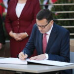 Kielce. 27.10.2019. Uroczystość odsłonięcia pomnika Przemysława Gosiewskiego. Na zdjęciu: Mateusz Morawiecki - premier / Wiktor Taszłow / Radio Kielce