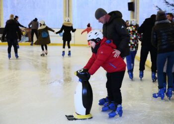 Kielce. 05.01.2020. Kryte lodowisko na Stadionie / Wiktor Taszłow / Radio Kielce